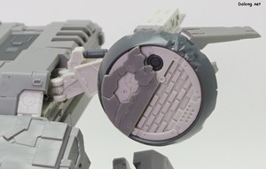 Metal Gear Rex [Metal Gear Solid 4 Ver.] - 부분 상세샷. 전체적으로 데미지를 입어서 다수의 장갑이 떨어져 나간 형상입니다. (8/10)