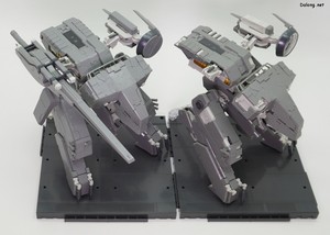 Metal Gear Rex [Metal Gear Solid 4 Ver.] - 메탈기어 렉스 오리지널 버전과의 비교. 이 킷은 기존 렉스의 병장과 장갑 상당수가 떨어져나간 데미지드 버전이라고 보시면 됩니다. (6/6)