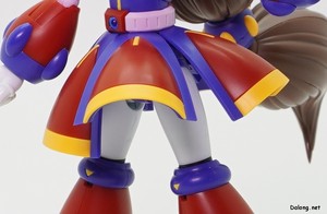 Rock Man Iris X4 Ver. - 5가닥의 치마는 개별적으로 위로 열리는 구조입니다.