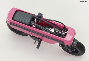 Sousaishojoteien Emma Koishikawa [Nocturne] with Honda AB12 Motocompo - 핸들을 분리하여 내부에 수납하는 기믹도 그대로입니다. (1/2)