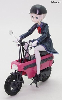 Sousaishojoteien Emma Koishikawa [Nocturne] with Honda AB12 Motocompo - 헬멧을 쓰고 탑승한 포즈 (1/3)