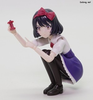 白雪ちゃん - "このリンゴ、誰が食べたの!?" ポーズ (1/2)