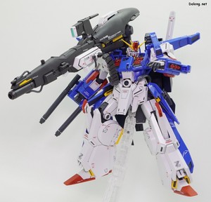 MG Full Armor ZZ Gundam - 스탠드에 올려본 미사일 해치 풀 오픈 포즈. 워낙 무겁고 크다보니 스탠드에 올리기엔 불안합니다. (1/4)