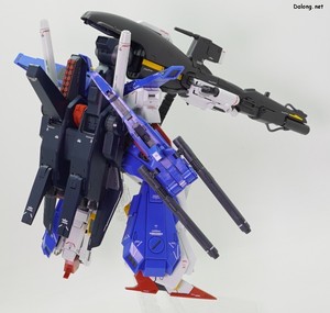 MG Full Armor ZZ Gundam - 스탠드에 올려본 미사일 해치 풀 오픈 포즈. 워낙 무겁고 크다보니 스탠드에 올리기엔 불안합니다. (4/4)