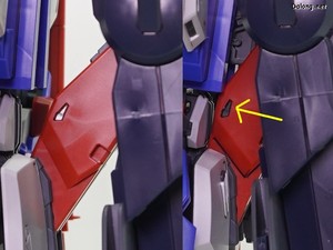 MG Full Armor ZZ Gundam - 기존의 MG ZZ 건담 Ver.Ka에 클럽G로 발매된 강화형 확장파츠를 결합한 경우와의 비교. 은색 코팅파츠들이 회색 파츠로 변경되었고, 가슴 디테일도 약간 달라졌습니다. (4/