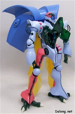 MG Dunbine - 일종의 해치오픈 장면. 머리와 다리의 커버는 매우 쉽게 벗겨지도록 만들어져 있으며, 아무때나 자주 벗겨보란 의미인듯..