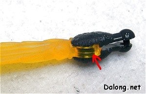 MG Dunbine - 저 노란색 날개부는 위와같은 두 개의 부품으로 대략 고정되는데.. 꽉 맞물려 끼우지 않으면 날개가 헐렁거립니다 ;; 그래서 가능하면 저 두 부품은 본드로 밀착시켜줘야 날개가 헐겁지 않습니다.