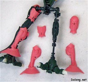 MG Dunbine - 그 근육질의 분홍빛 커버를 쉽게 떼어낼 수 있습니다.