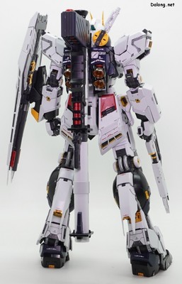 PG Unleashed Nu Gundam - 핀판넬만 없으면 완전무장상태에서도 직립은 잘 됩니다. (2/2)