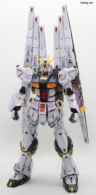 PG Unleashed Nu Gundam - 백팩 파츠를 교체하여 더블 핀판넬 형태로 구현할 수 있습니다. 밸런스가 맞아서 안정적인 직립이 가능한데, 결국 핀판넬 무게가 문제네요. (2/3)