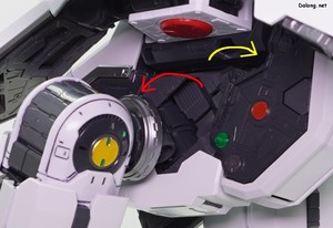 PG Unleashed Nu Gundam - 아무리 강조해도 지나침이 없는 고관절 이동기믹 주의사항. 하체판 전체를 비틀어 고관절 고정핀을 해제한 다음, 고관절을 이동시킬 수 있는데요. 이 고정핀 고정이 애매하게 되어 있으면