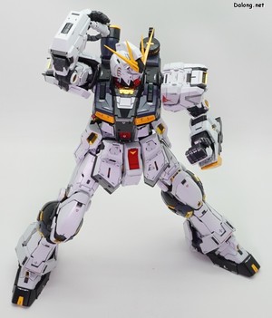 PG Unleashed Nu Gundam - 백팩 빔사벨 발도자세. 빔사벨 고정부가 가동되면서 좀더 자연스러워진 것 같습니다. (3/4)