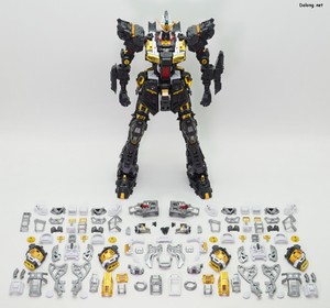 PG Unleashed Nu Gundam - 페이즈 1 프레임을 만들기 위해 추가로 탈거한 모습 매뉴얼 상으로는 없는데, 임의로 탈거 가능한 프레임을 분리해보았습니다. (1/2)