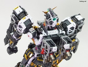 PG Unleashed Nu Gundam - 프레임상의 가동성. 장갑이 없으니 어깨가 거의 90도 꺽이네요 (2/2)