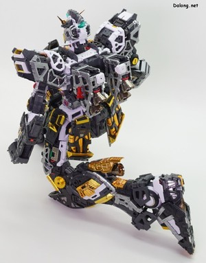 PG Unleashed Nu Gundam - 프레임 상태에서의 무릎 앉아 포즈 (3/4)