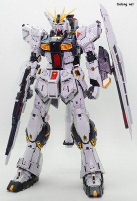 PG Unleashed Nu Gundam - 핀판넬만 없으면 완전무장상태에서도 직립은 잘 됩니다. (1/2)