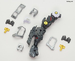 PG Unleashed Nu Gundam - 추가로 프레임을 탈거한 모습 (2/2)