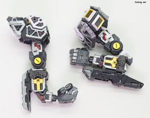 PG Unleashed Nu Gundam - 팔목 가동부는 장갑을 입히면 가동범위가 줄어드네요. (1/2)