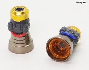 PG Unleashed Nu Gundam - 4개의 버니어에는 메탈 버니어와 2가지 색의 리드선이 적용되었습니다.