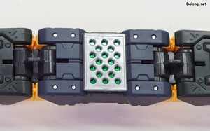 PG Unleashed Nu Gundam - 은색 커버 밑에는 PET 스티커를 붙이게 되어 있어서, 입체감이 좋습니다.