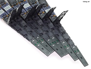 PG Unleashed Nu Gundam - 백팩에 거치하기 위해 위와 같은 형태로 고정핀을 전개하여 연결합니다. (2/2)