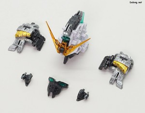 PG Unleashed Nu Gundam - 프레임을 추가로 탈거한 모습