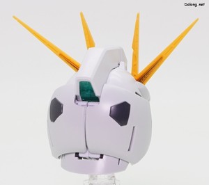 PG Unleashed Nu Gundam - 가조립된 머리 (4/5)