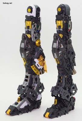 PG Unleashed Nu Gundam - 페이즈 2 & 1 프레임 비교샷 (1/2)