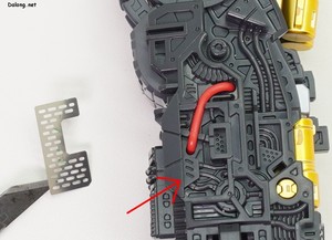 PG Unleashed Nu Gundam - 허벅지 에칭 파츠 안쪽의 숨은 부분까지 디테일이 살벌합니다.