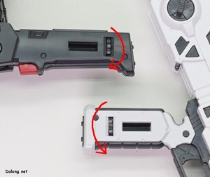 PG Unleashed Nu Gundam - 빔 라이플과 바주카 손잡이 기믹을 회전시켜 고정 구멍을 노출시킬 수 있습니다. 이런 식으로 모든 고정구멍을 가릴 수 있게 되어 있는데, PG다운 섬세한 배려입니다. (2/2)