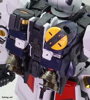 PG Unleashed Nu Gundam - 이 서브암은 백팩 중앙부에 고정할 수 있는데요.