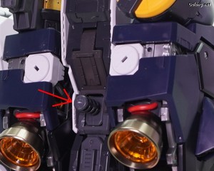 PG Unleashed Nu Gundam - 서브암 내부에 숨어있던 고정핀을 꺼내어 바주카를 거치할 수 있습니다. (1/2)