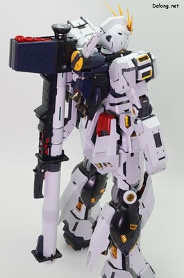 PG Unleashed Nu Gundam - 서브암 내부에 숨어있던 고정핀을 꺼내어 바주카를 거치할 수 있습니다. (2/2)