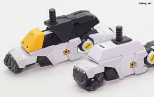 PG Unleashed Nu Gundam - 양 팔의 모양이 다르다보니, 2가지 실드 고정기믹이 제공됩니다. (2/2)