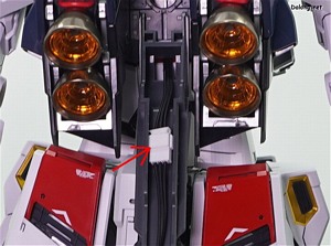 PG LED Unit for PG Unleashed Nu Gundam - 등으로 돌출된 커넥터와 스위치 박스를 연결하면 완료.