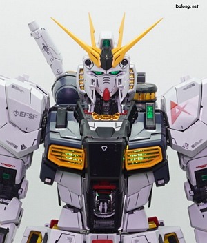 PG LED Unit for PG Unleashed Nu Gundam - 당연하게도, 조명을 밝게 하면 발광이 잘 안보이긴 합니다.