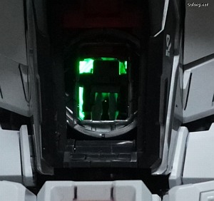 PG LED Unit for PG Unleashed Nu Gundam - 머리와 가슴, 콕핏의 점등 확대샷 (3/3)