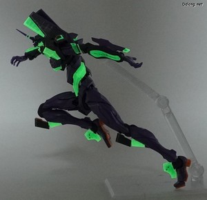 RG Evangelion Unit-01 [Night Combat Color] - Pose 3 - Side (2/2)