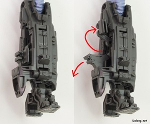 RG Ingram Plus - 리볼버 캐논 수납기믹의 내부 및 상세 동작. 커버를 열면 자동으로 연동되어 리볼버 캐논 고정부가 위로 올라오는 방식입니다. (2/2)