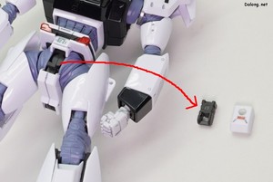 RG Ingram Plus - 궁디 부위의 커버와 내부 기믹을 분리할 수 있는데요.