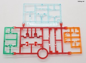 RG Ingram Plus - 잉그램 특유의 온갖 클리어 파츠들이 완벽하게 색분할되어 있습니다.