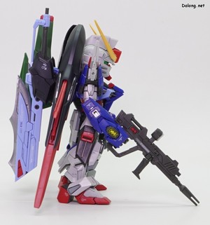 MGSD Destiny Gundam - 등짐이 무거워서 다리를 뒤로 많이 빼야 직립이 가능합니다.