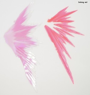 MGSD Destiny Gundam - MG용 빛의 날개(우측)과의 비교. SD 프로포션이지만 빛의 날개는 MG랑 맞먹는 크기네요.