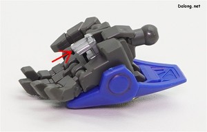 MGSD Destiny Gundam - 모든 무장의 손잡이는 손바닥 돌기에 고정할 수 있는데, 고정력은 약합니다. 그냥 적당히 위치 고정하는 수준 정도네요.