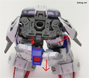 MGSD Destiny Gundam - 사이드 스커트를 옆으로 치우거나, 프론트 스커트를 앞쪽으로 빼서 다리 가동범위를 늘릴 수 있습니다.