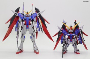 MGSD Destiny Gundam - MG 데스티니 건담과 함께. 2007년에 나온 MG다보니 상대적으로 디테일이 밋밋합니다.