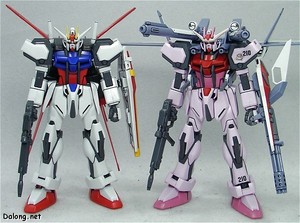 HG Strike Rouge + I.W.S.P. - 기존의 HG 에일 스트라이크와 함께.