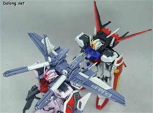 HG Strike Rouge + I.W.S.P. - 날개 크기가 무척 차이나는군요.