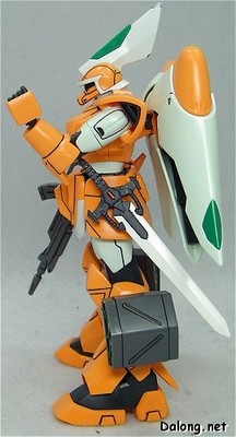 HG Mobile Ginn (미겔 전용기) - 옆구리에 차는 칼은 여전히 부분도색이 필요.