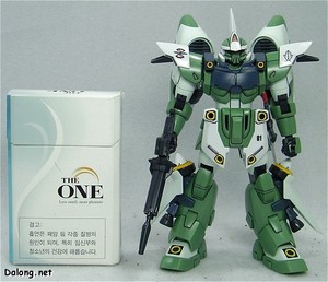 HG Ginn Type High-Maneuver (고기동형) - 만국 공통의 기준잣대, 담배갑과의 크기 비교.